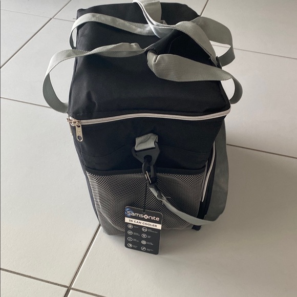 Samsonite 36 Can Cooler in Black and Gray - Picture 6 of 6